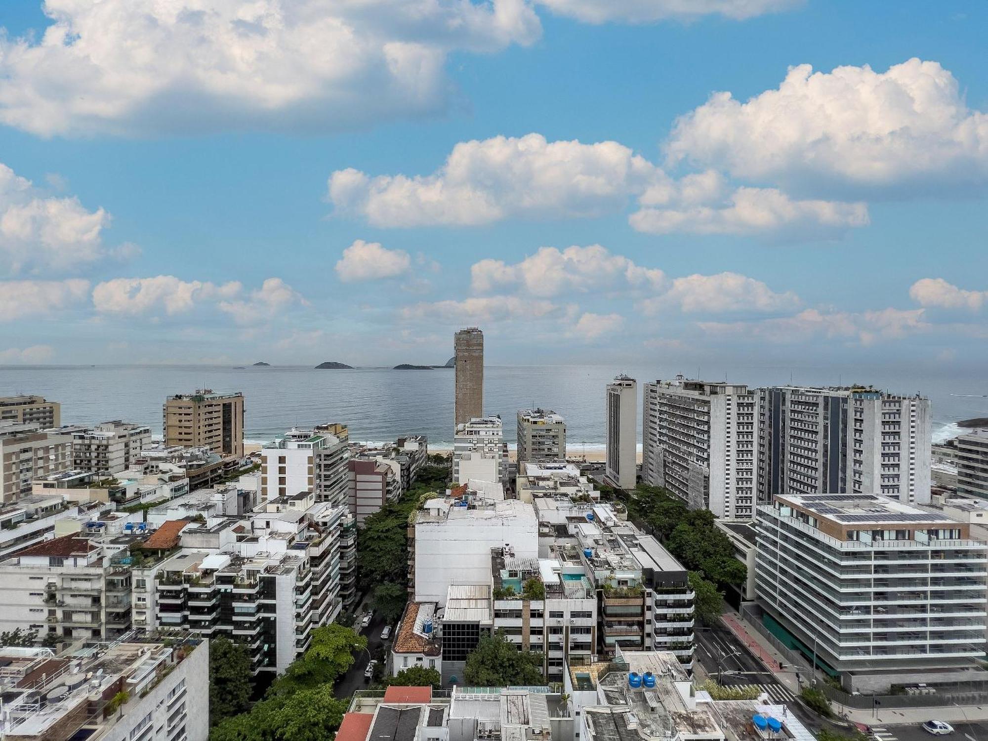 Apartamento A 150 Metros Da Do Leblon Com Academia, Arrumacao Diaria, Vista Mar E Vista O Cristo *